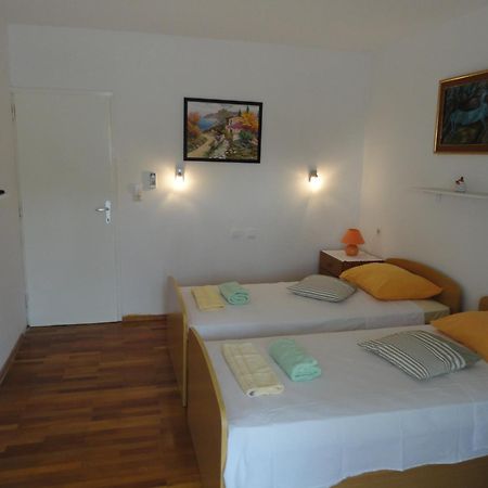 Guesthouse Iva Хвар Екстер'єр фото